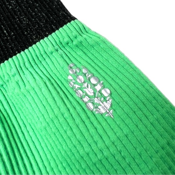 Free People Movement Shorts in Cut Grass size Medium/Large - Picture 6 of 8